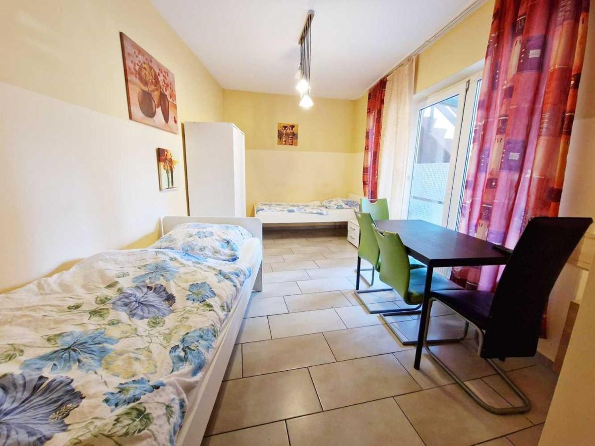 Cozy Apartments In Muelheim Кьолн Екстериор снимка