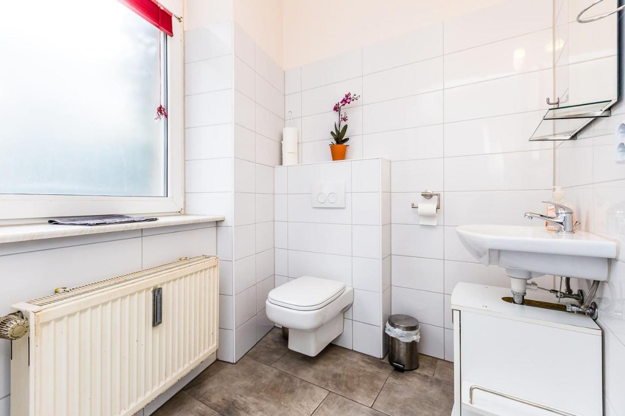 Cozy Apartments In Muelheim Кьолн Екстериор снимка