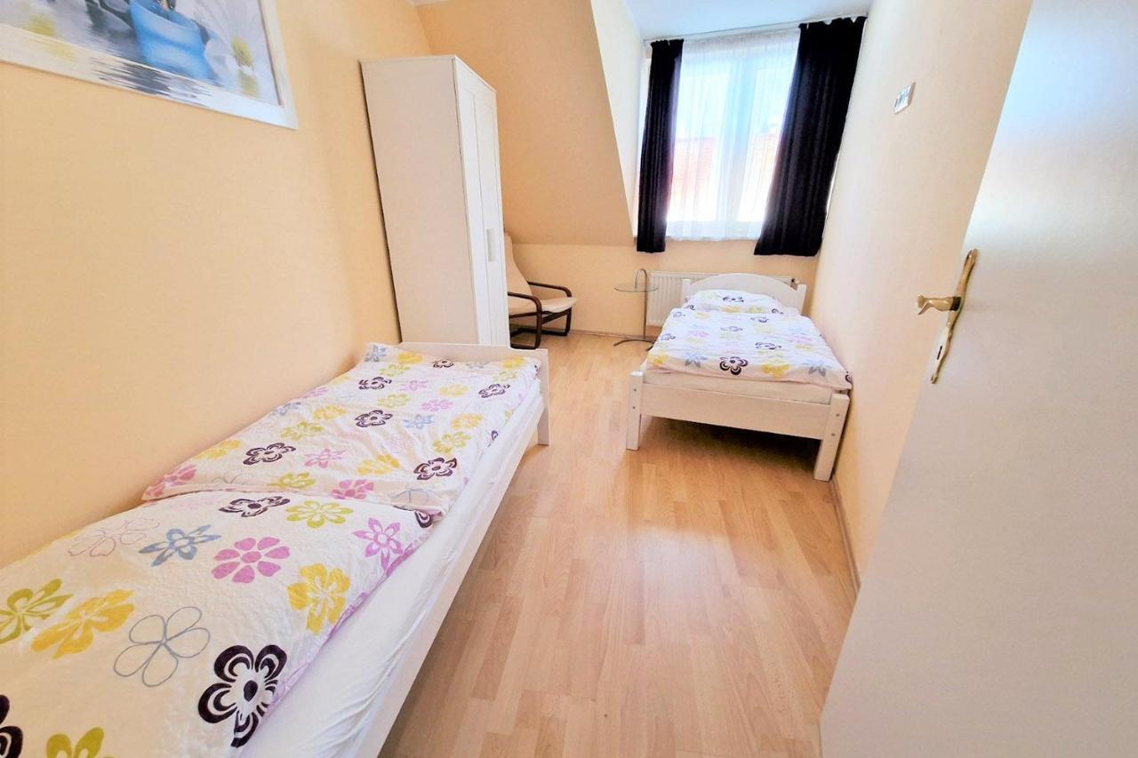 Cozy Apartments In Muelheim Кьолн Екстериор снимка