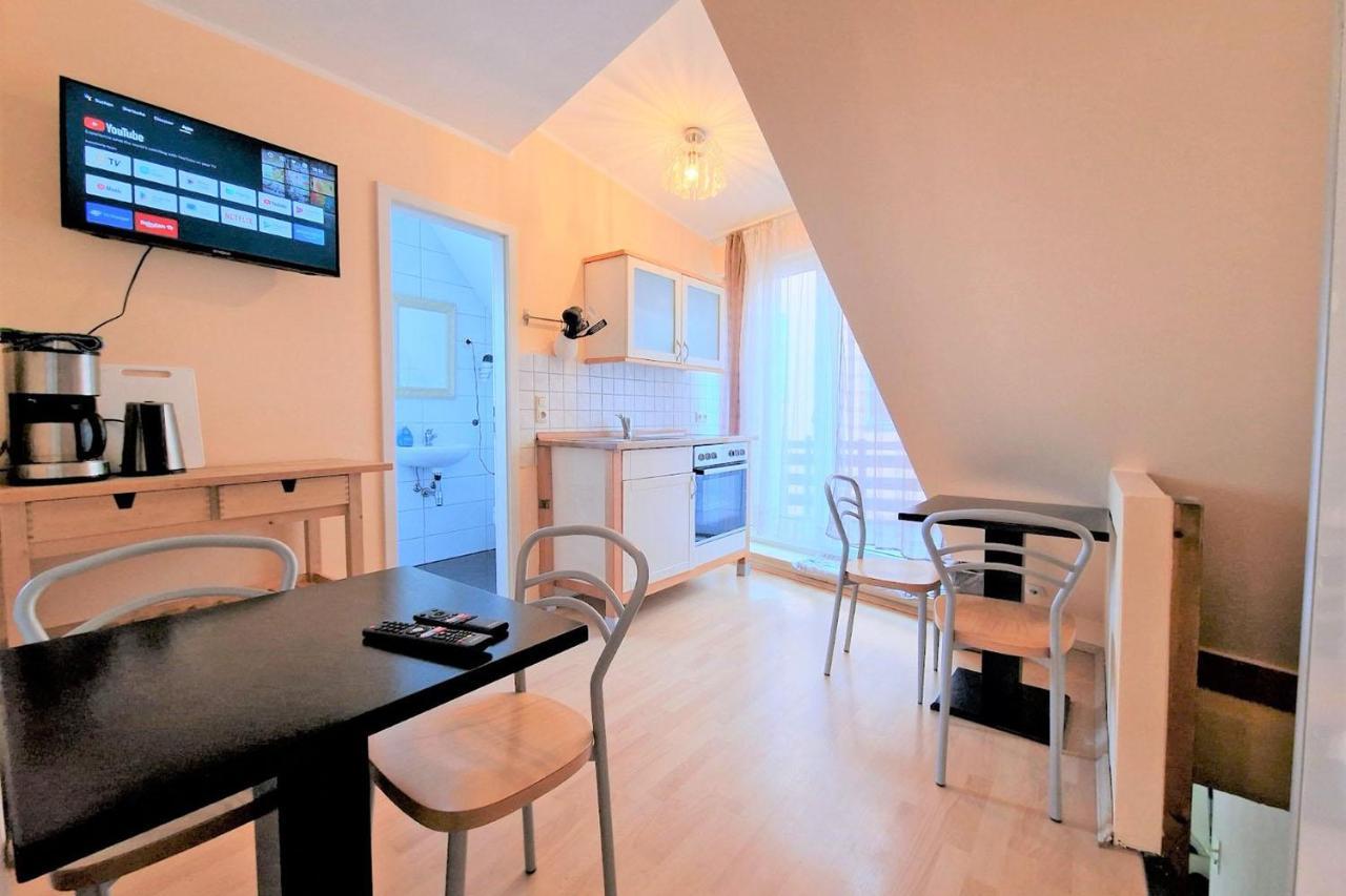 Cozy Apartments In Muelheim Кьолн Екстериор снимка