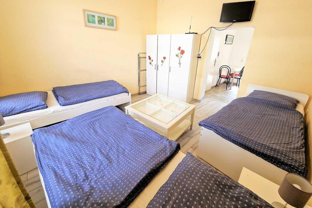 Cozy Apartments In Muelheim Кьолн Екстериор снимка