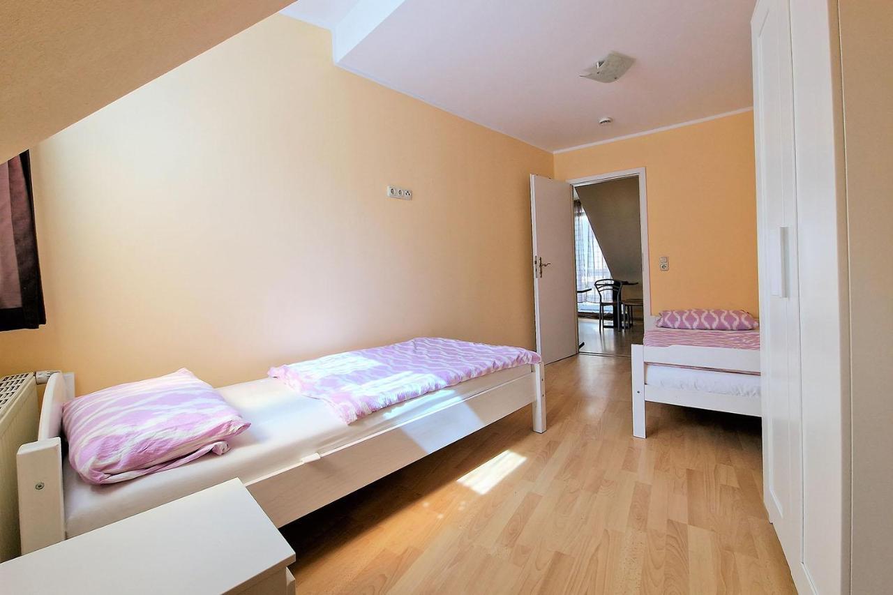 Cozy Apartments In Muelheim Кьолн Екстериор снимка