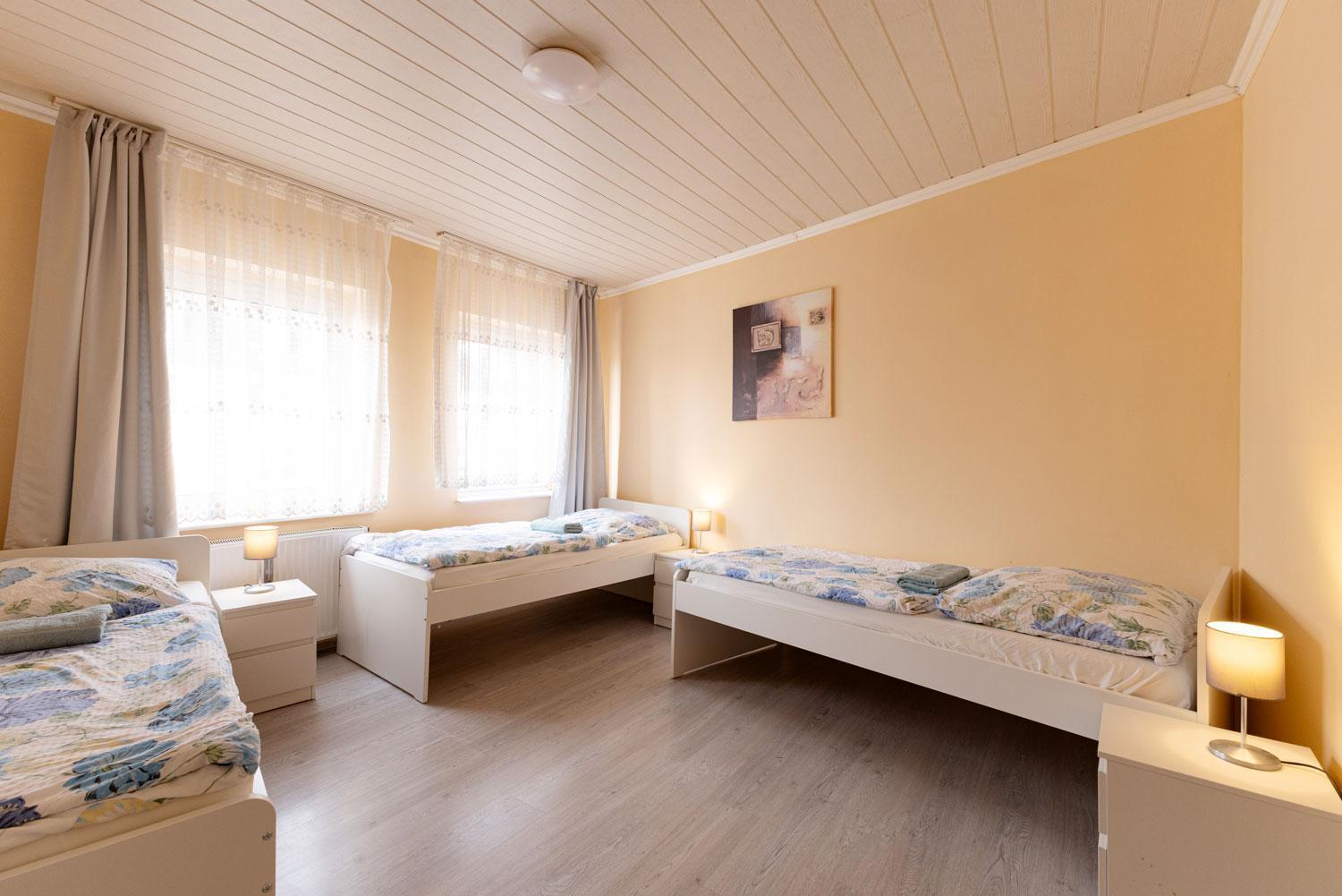 Cozy Apartments In Muelheim Кьолн Екстериор снимка